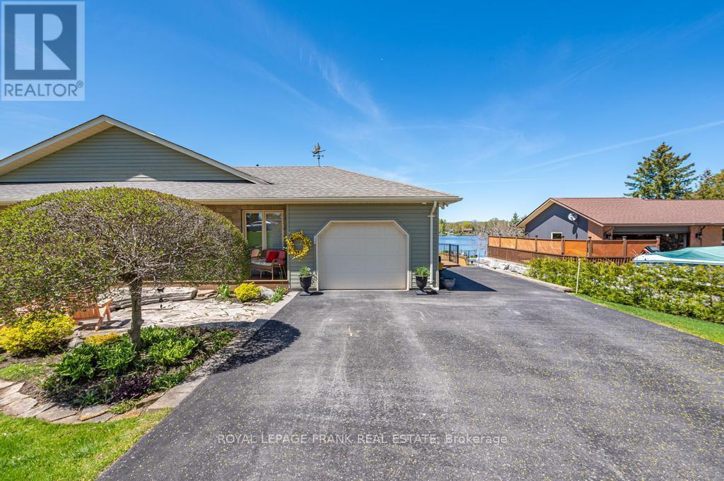 












36 SOUTHSHORE ROAD

,
Kawartha Lakes (Emily),




Ontario
K0L2W0


