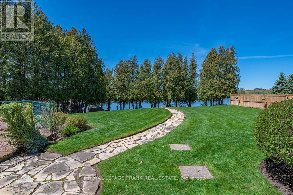 












36 SOUTHSHORE ROAD

,
Kawartha Lakes (Emily),




Ontario
K0L2W0

