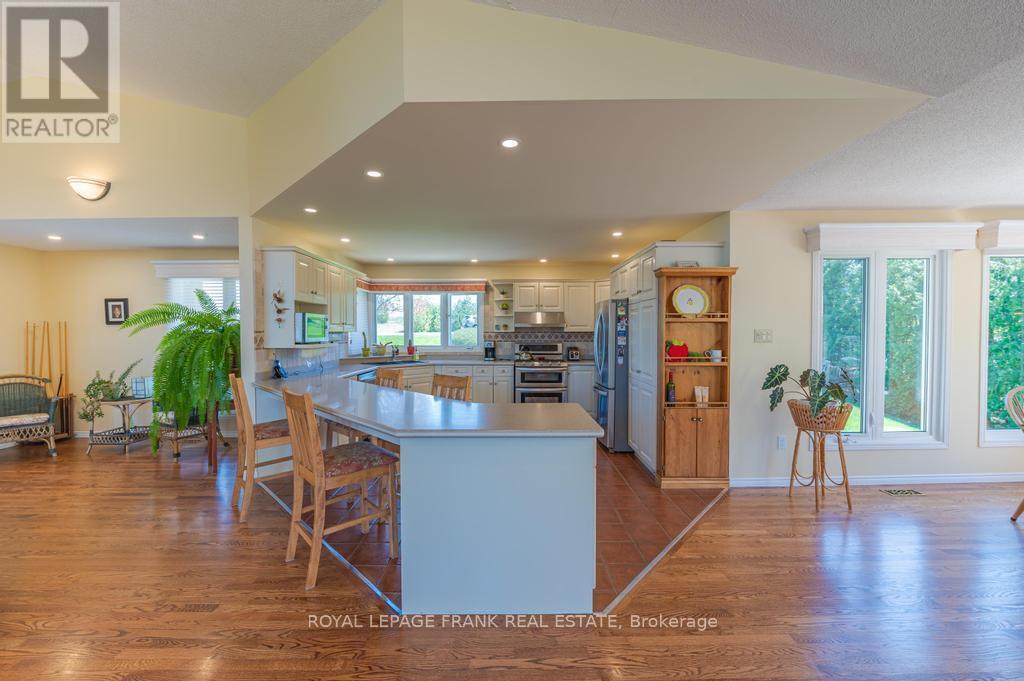 












36 SOUTHSHORE ROAD

,
Kawartha Lakes (Emily),




Ontario
K0L2W0

