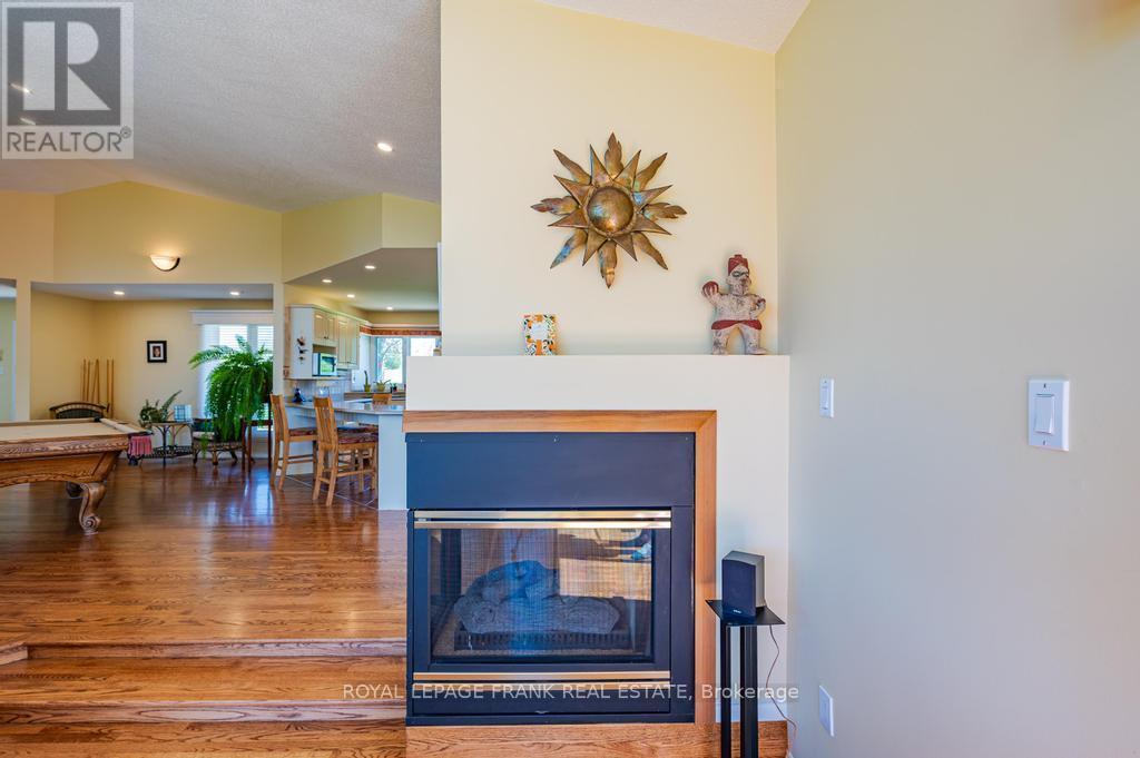 












36 SOUTHSHORE ROAD

,
Kawartha Lakes (Emily),




Ontario
K0L2W0

