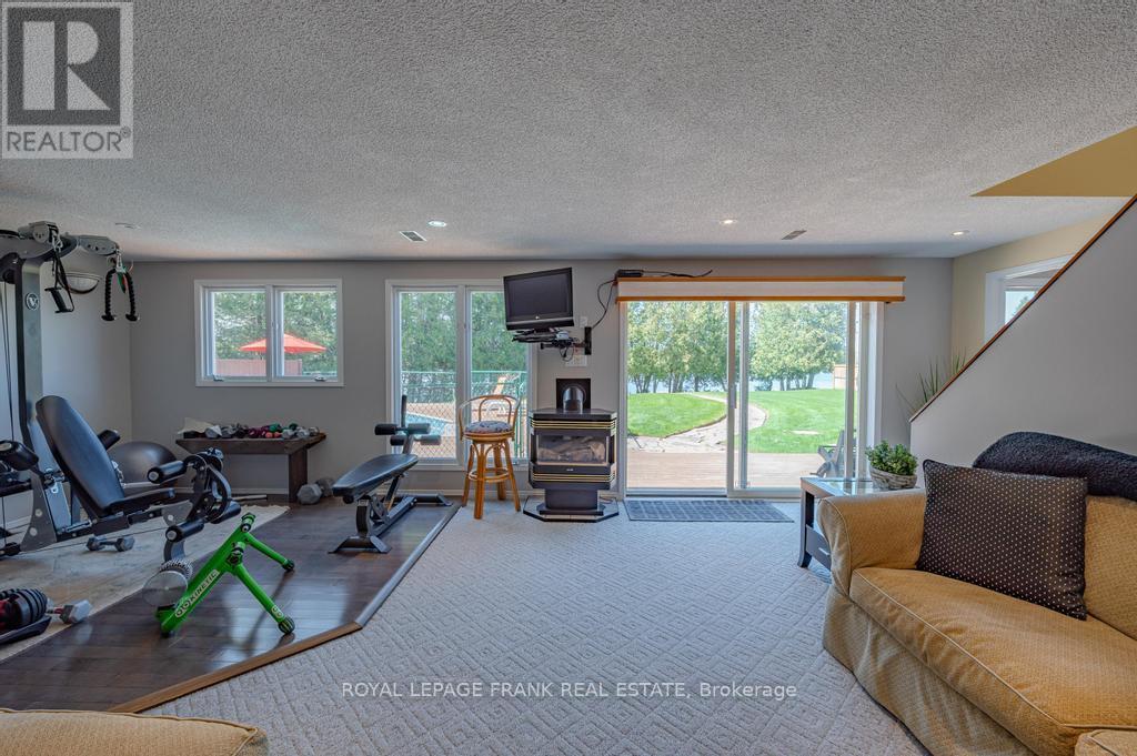 












36 SOUTHSHORE ROAD

,
Kawartha Lakes (Emily),




Ontario
K0L2W0

