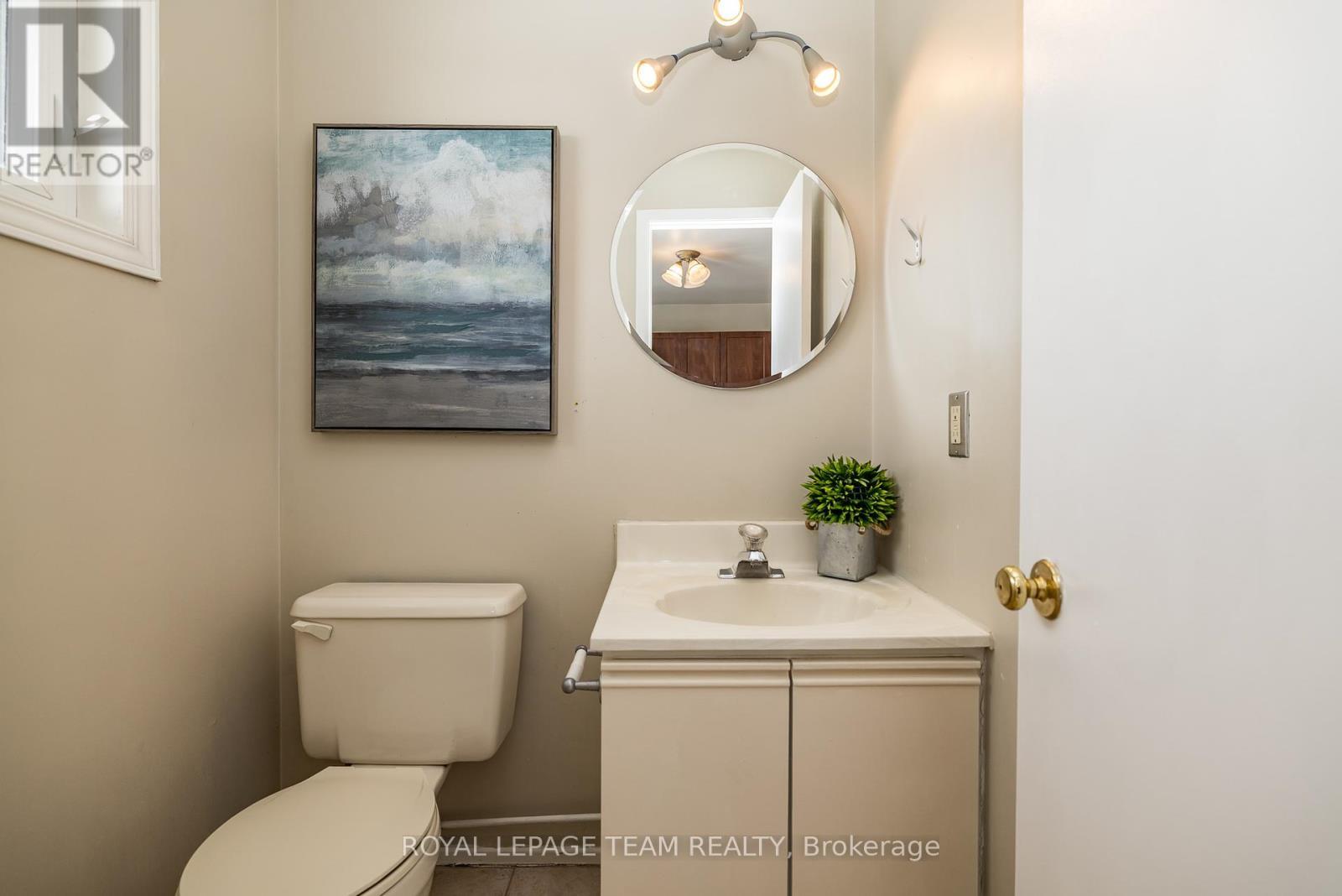 












3 - 1 TIMBERVIEW WAY

,
Ottawa,




Ontario
K2H9M7

