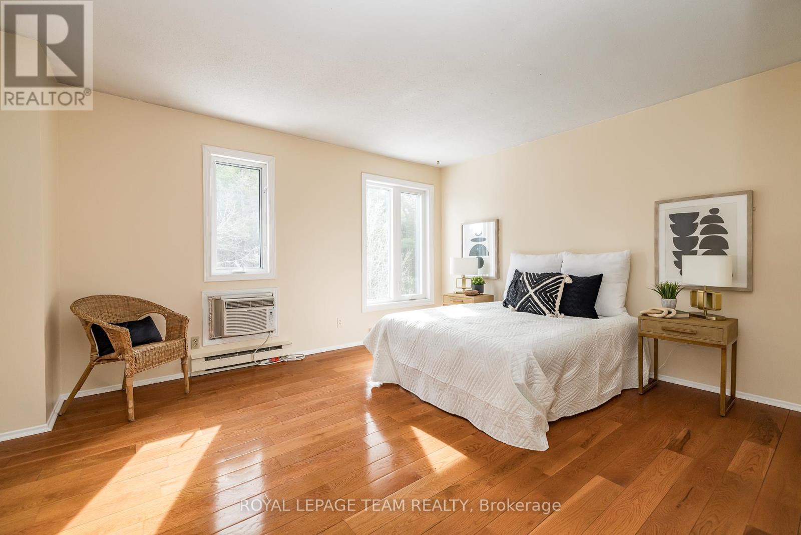 












3 - 1 TIMBERVIEW WAY

,
Ottawa,




Ontario
K2H9M7

