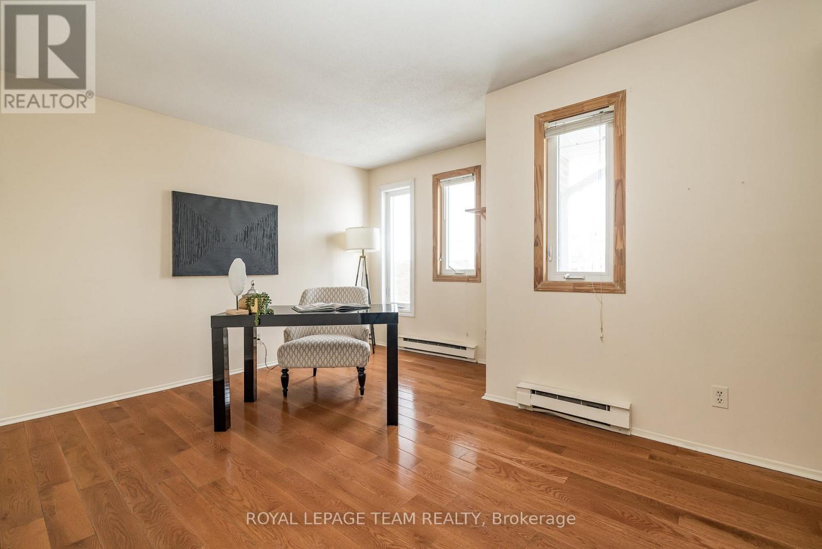 












3 - 1 TIMBERVIEW WAY

,
Ottawa,




Ontario
K2H9M7

