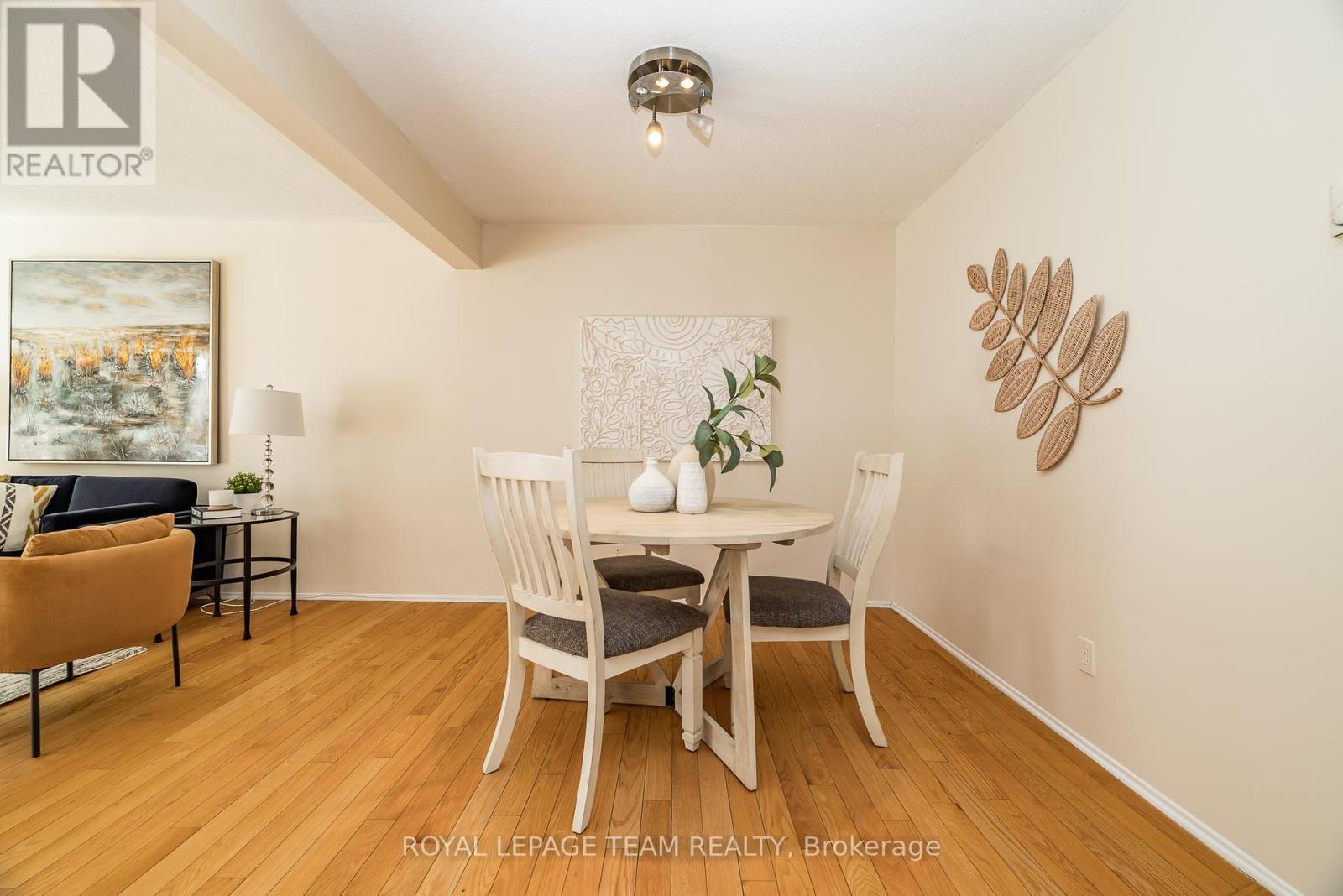 












3 - 1 TIMBERVIEW WAY

,
Ottawa,




Ontario
K2H9M7


