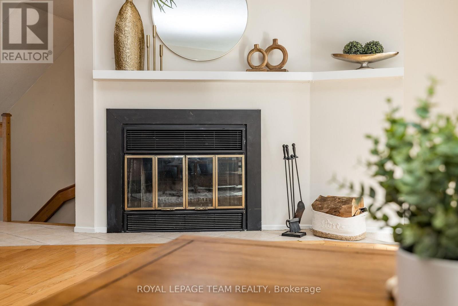 












3 - 1 TIMBERVIEW WAY

,
Ottawa,




Ontario
K2H9M7

