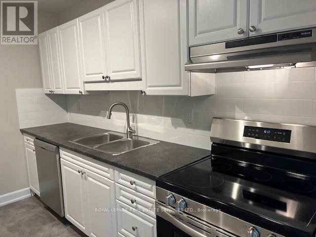 












704 - 75 HUXLEY STREET

,
London South,




Ontario
N6J4W7

