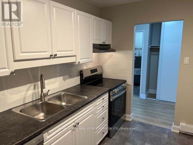












704 - 75 HUXLEY STREET

,
London South,




Ontario
N6J4W7

