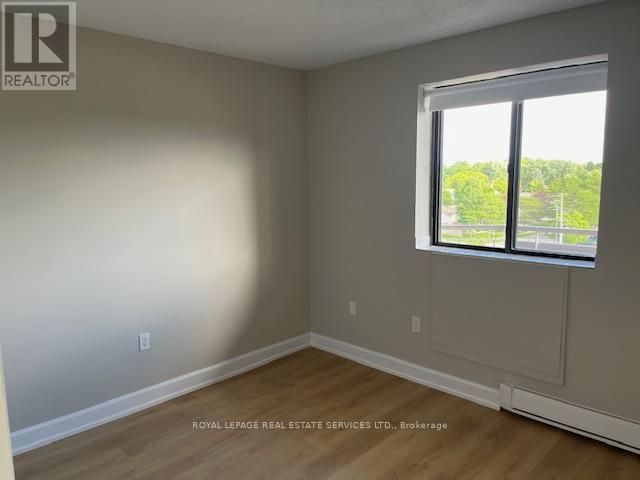 












704 - 75 HUXLEY STREET

,
London South,




Ontario
N6J4W7

