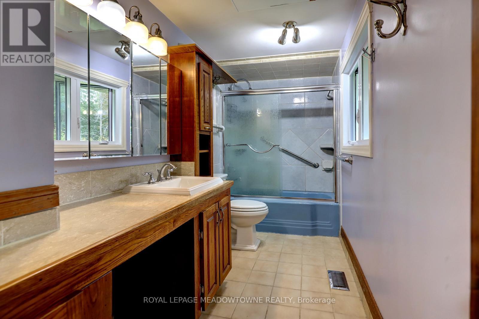 












6824 10TH LINE

,
New Tecumseth,




Ontario
L0G1A0

