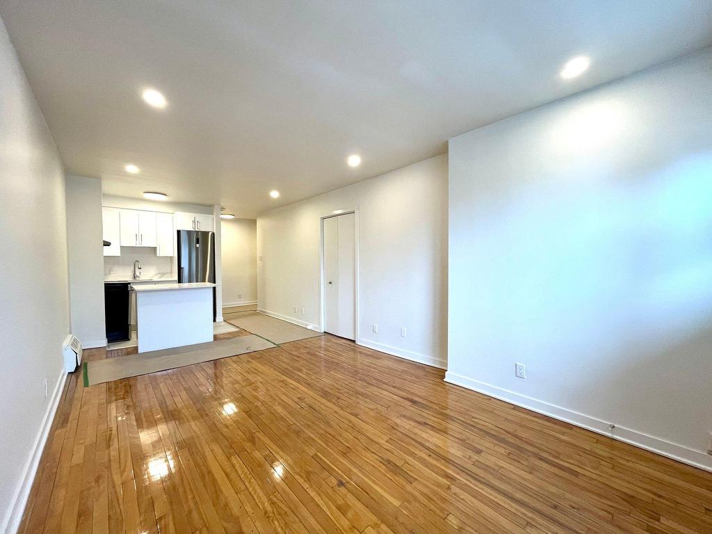 









2354


Av. Mariette

, 20,
Montréal (Côte-des-Neiges/Notre-Dame-de-Grâce),




QC
H4B2E6

