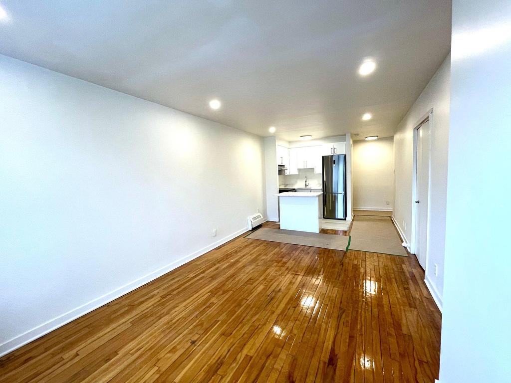 









2354


Av. Mariette

, 20,
Montréal (Côte-des-Neiges/Notre-Dame-de-Grâce),




QC
H4B2E6

