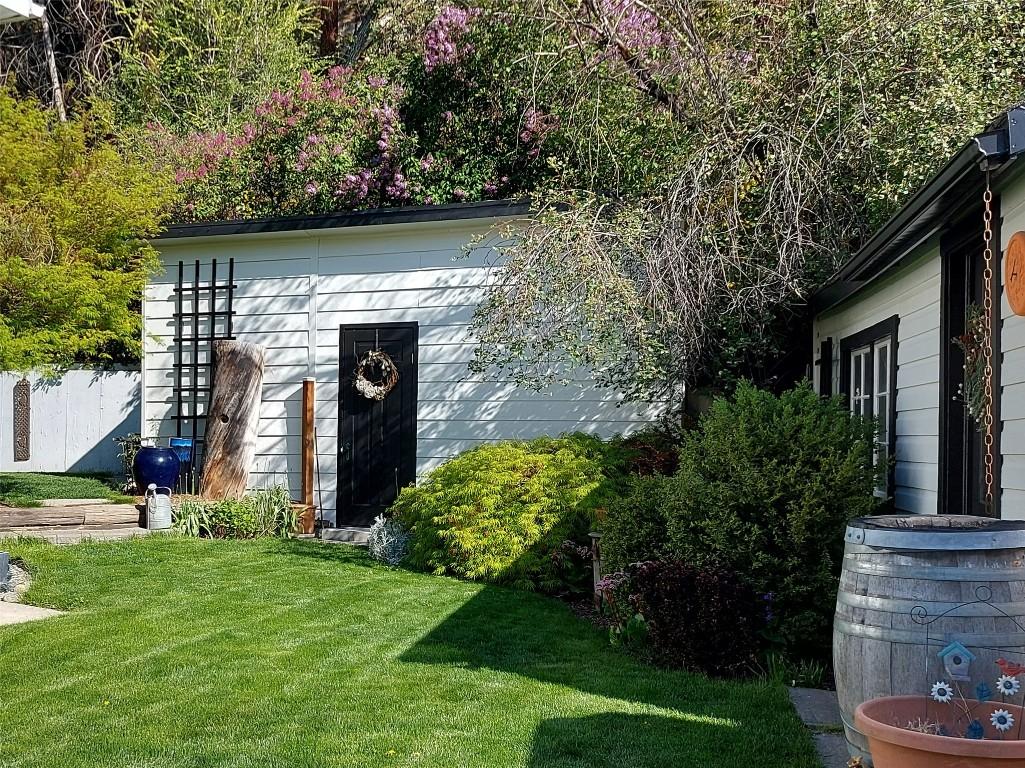 









5706


Butler

Street,
Summerland,




BC
V0H 1Z1


