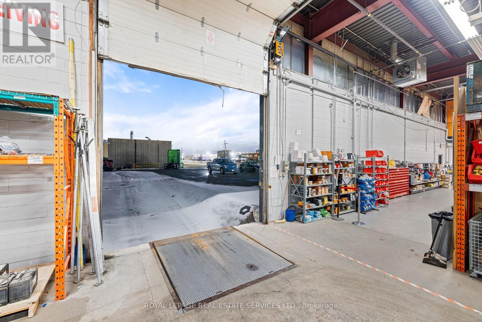 












5850 DIXIE ROAD

,
Mississauga,




Ontario
L4W1E7

