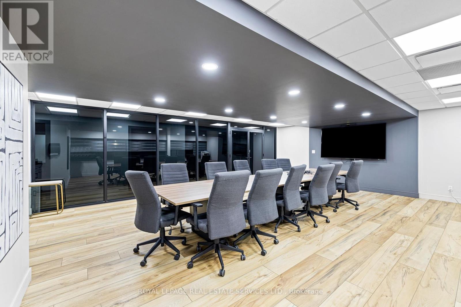 












5850 DIXIE ROAD

,
Mississauga,




Ontario
L4W1E7

