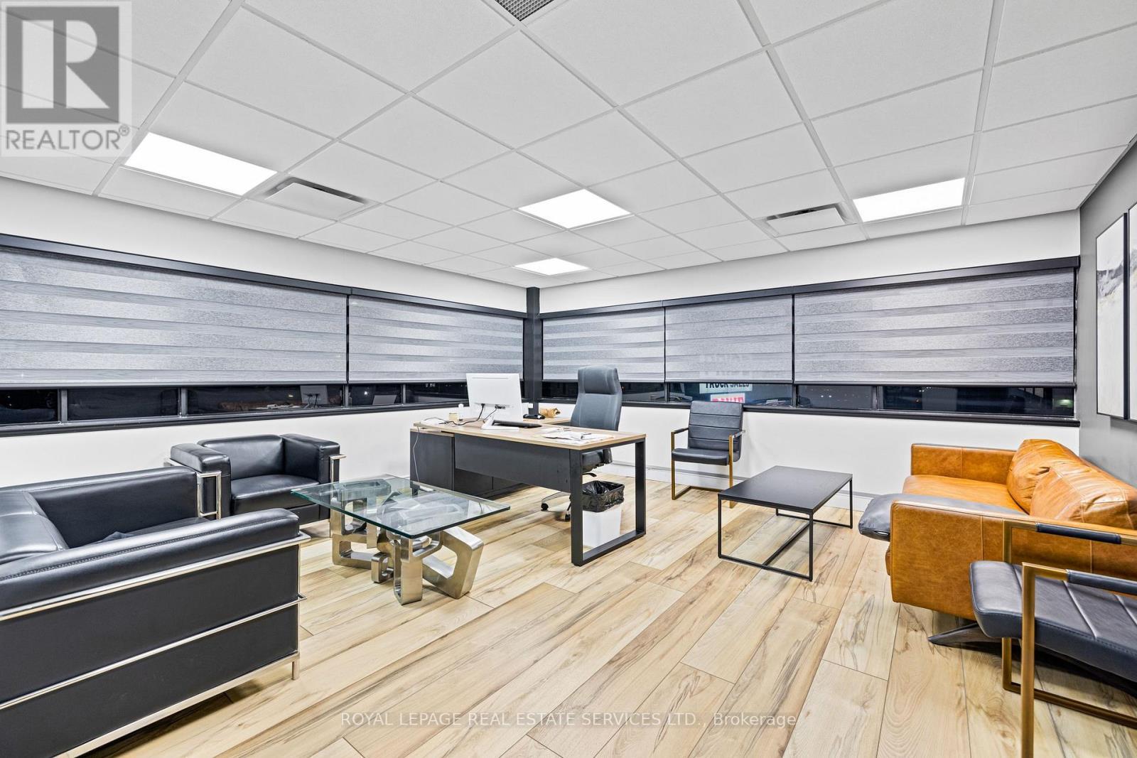 












5850 DIXIE ROAD

,
Mississauga,




Ontario
L4W1E7

