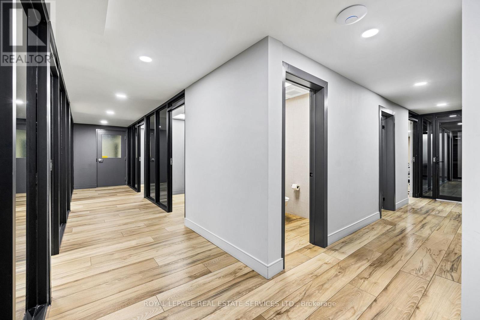 












5850 DIXIE ROAD

,
Mississauga,




Ontario
L4W1E7

