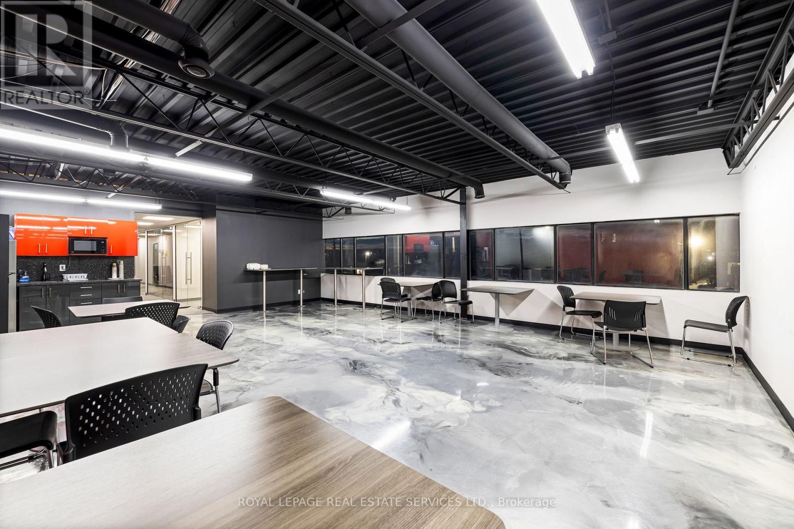 












5850 DIXIE ROAD

,
Mississauga,




Ontario
L4W1E7

