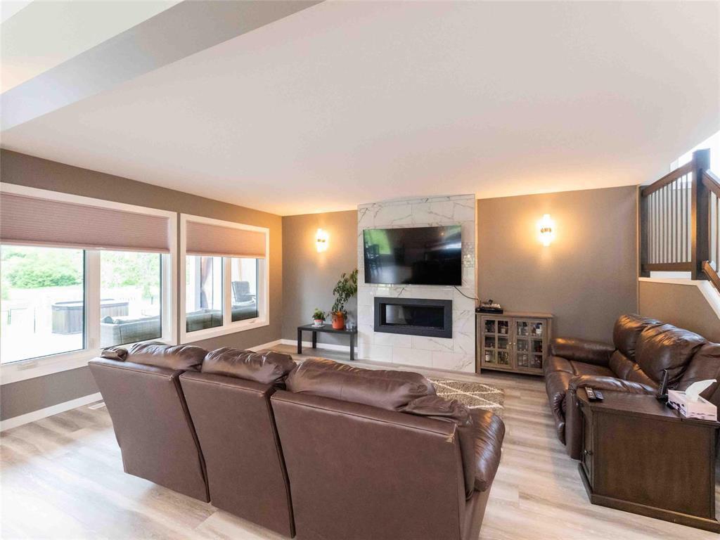 












6 Sunfish Circle

,
Riverton,




Manitoba
R0C0A0

