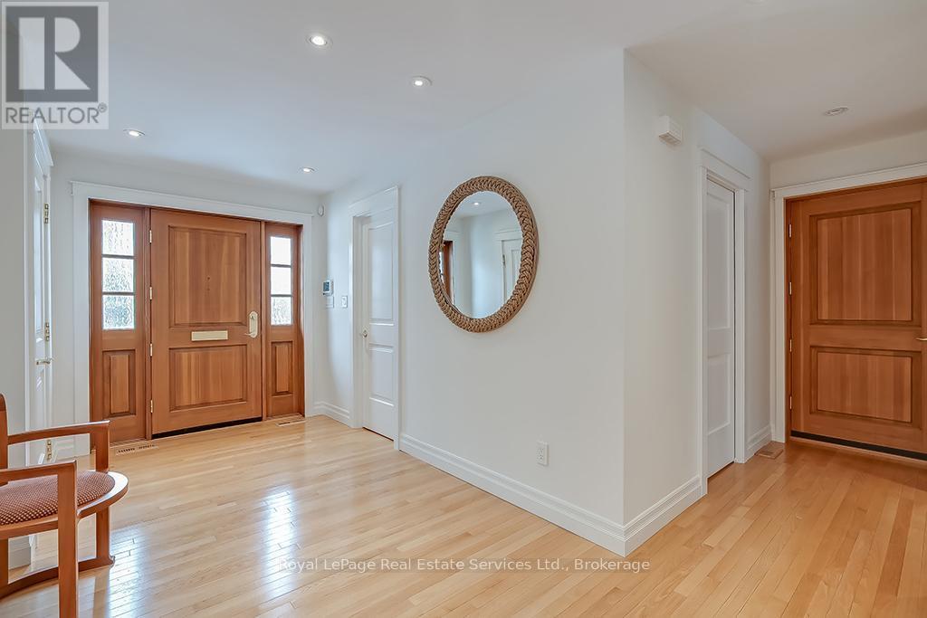 












69 ALLAN STREET

,
Oakville (OO Old Oakville),




Ontario
L6J3M7

