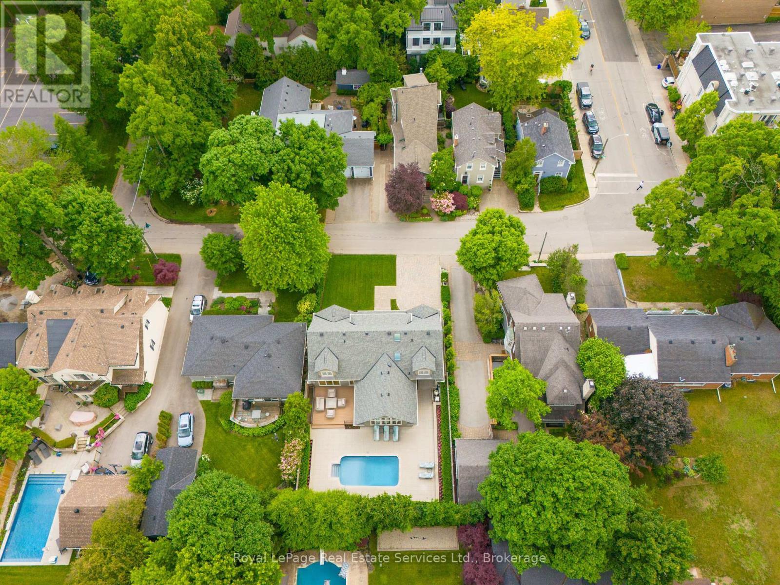 












69 ALLAN STREET

,
Oakville (OO Old Oakville),




Ontario
L6J3M7


