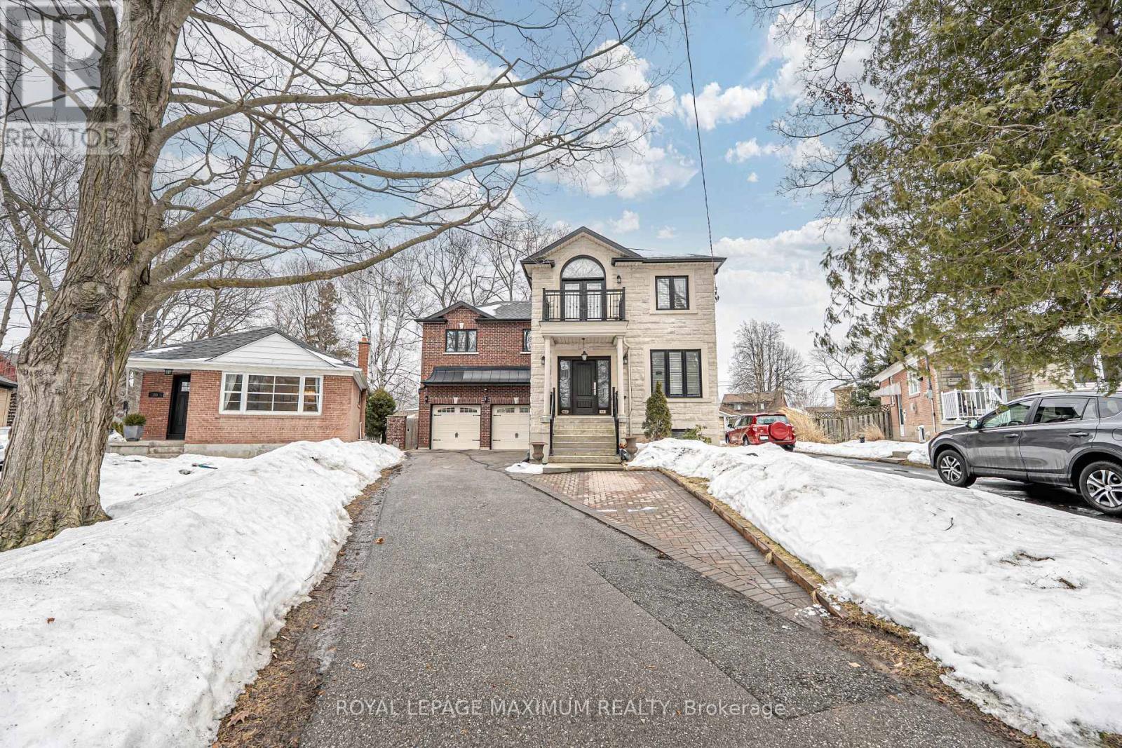 












UPPER UNIT B - 84 ENFIELD AVENUE

,
Toronto,




Ontario
M8W1T9

