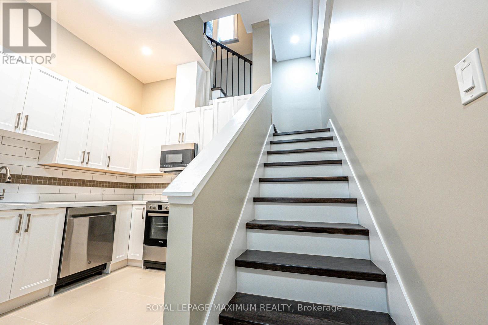 












UPPER UNIT B - 84 ENFIELD AVENUE

,
Toronto,




Ontario
M8W1T9

