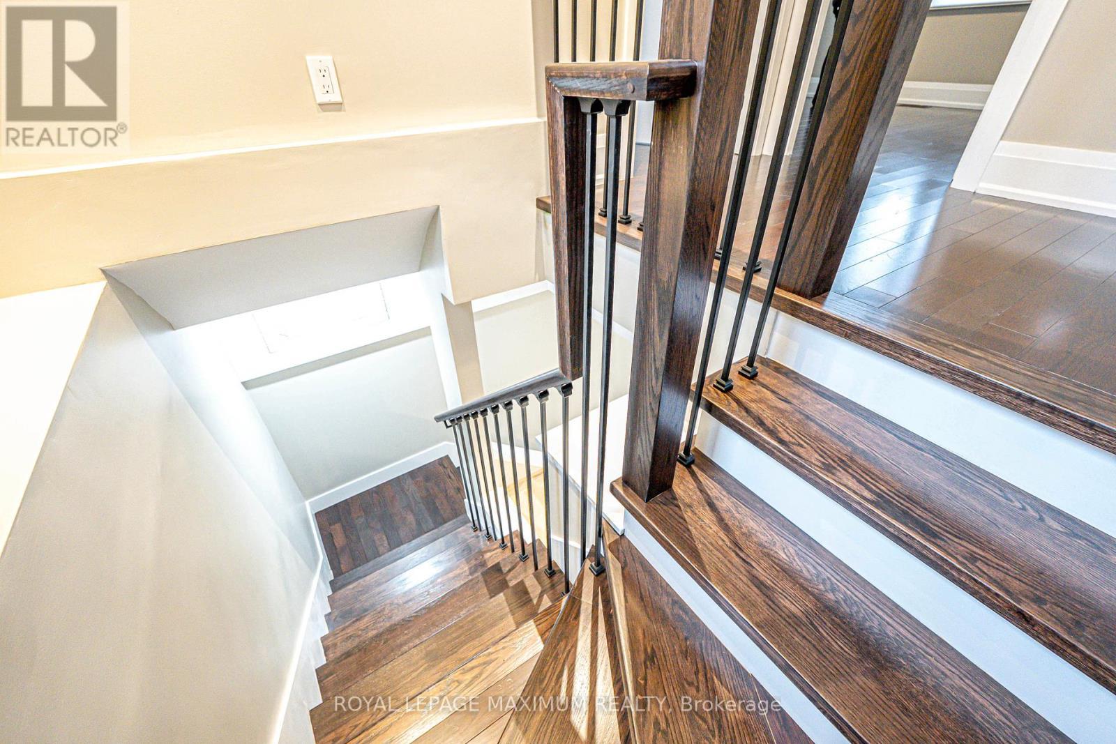 












UPPER UNIT B - 84 ENFIELD AVENUE

,
Toronto,




Ontario
M8W1T9

