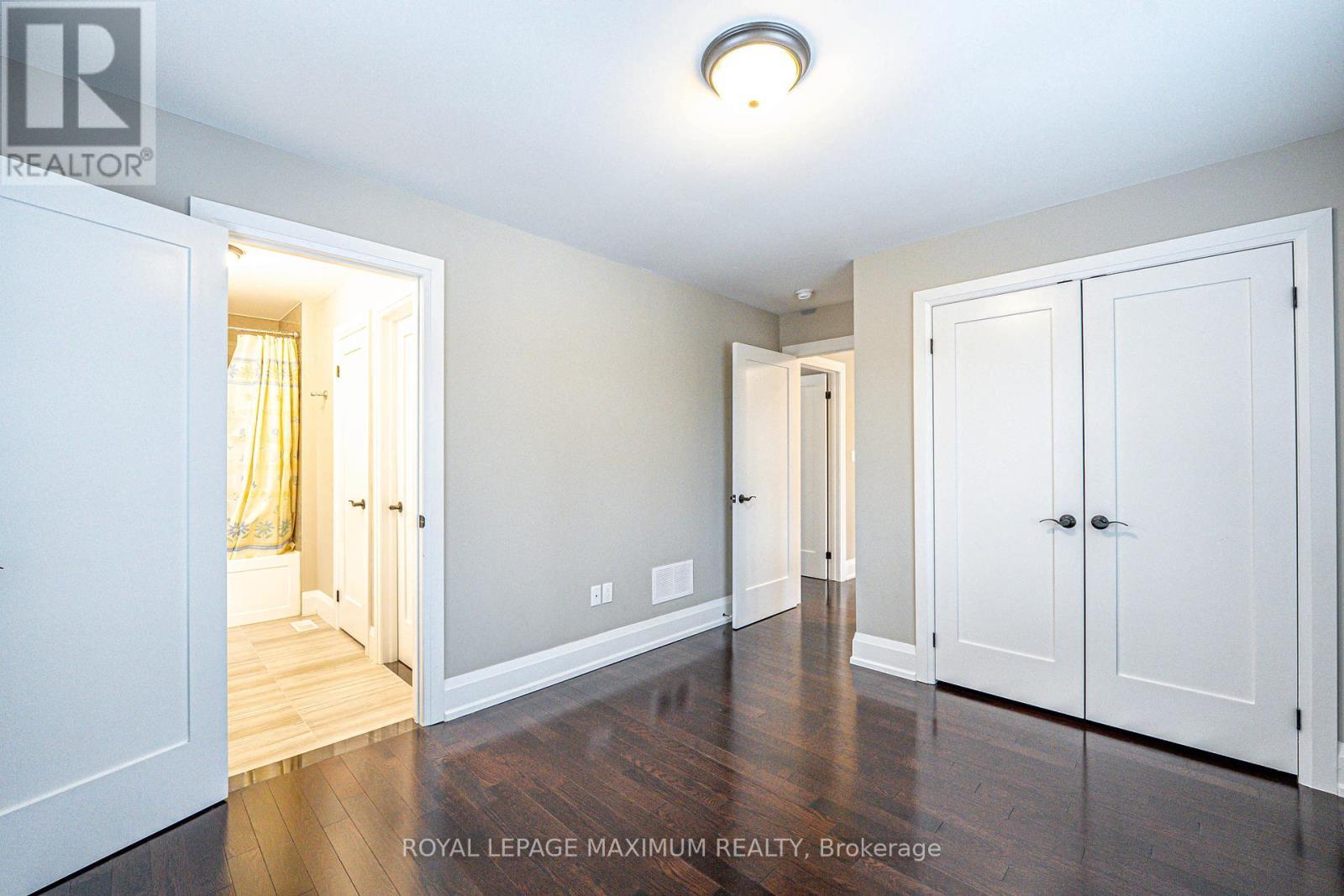 












UPPER UNIT B - 84 ENFIELD AVENUE

,
Toronto,




Ontario
M8W1T9

