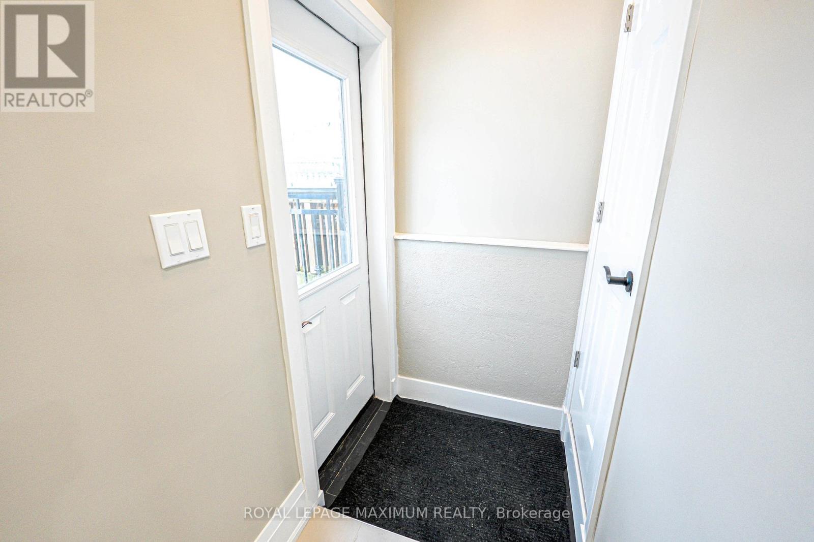 












UPPER UNIT B - 84 ENFIELD AVENUE

,
Toronto,




Ontario
M8W1T9

