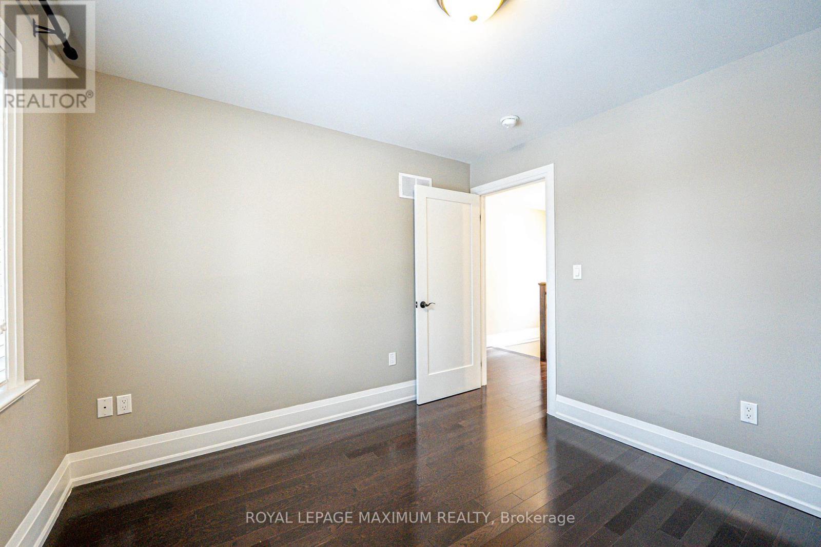 












UPPER UNIT B - 84 ENFIELD AVENUE

,
Toronto,




Ontario
M8W1T9

