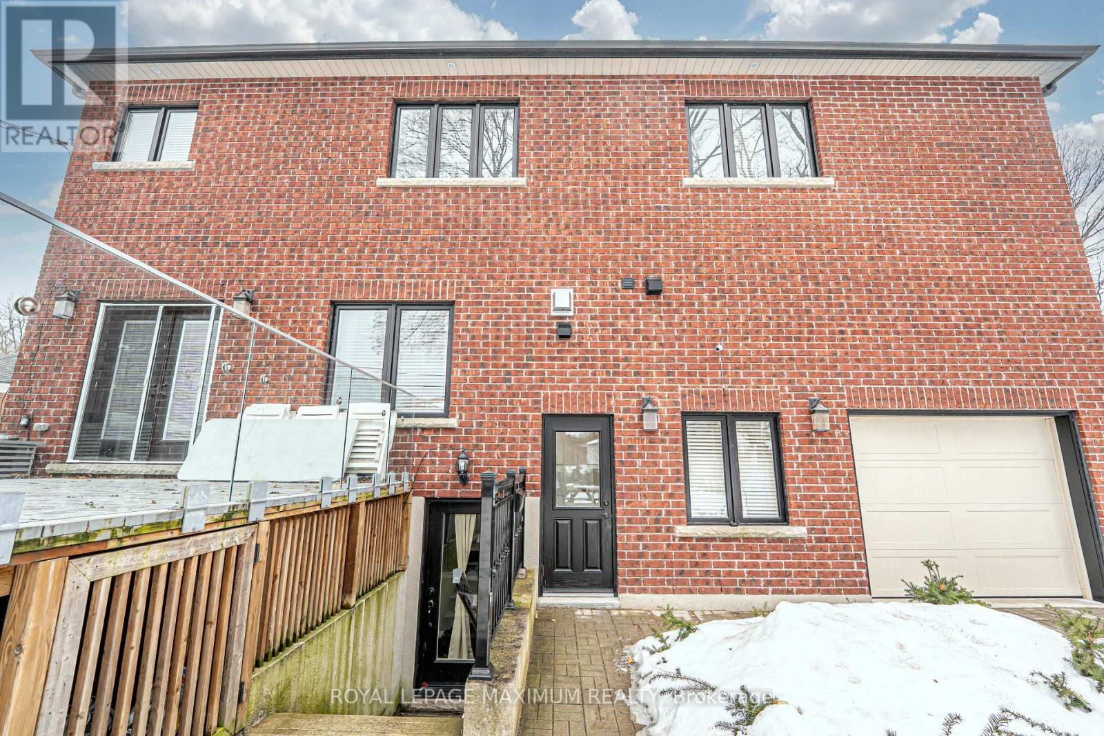 












UPPER UNIT B - 84 ENFIELD AVENUE

,
Toronto,




Ontario
M8W1T9

