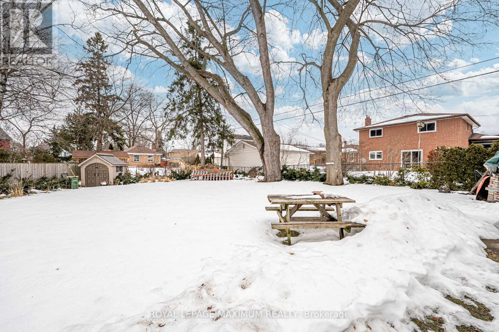 












UPPER UNIT B - 84 ENFIELD AVENUE

,
Toronto,




Ontario
M8W1T9

