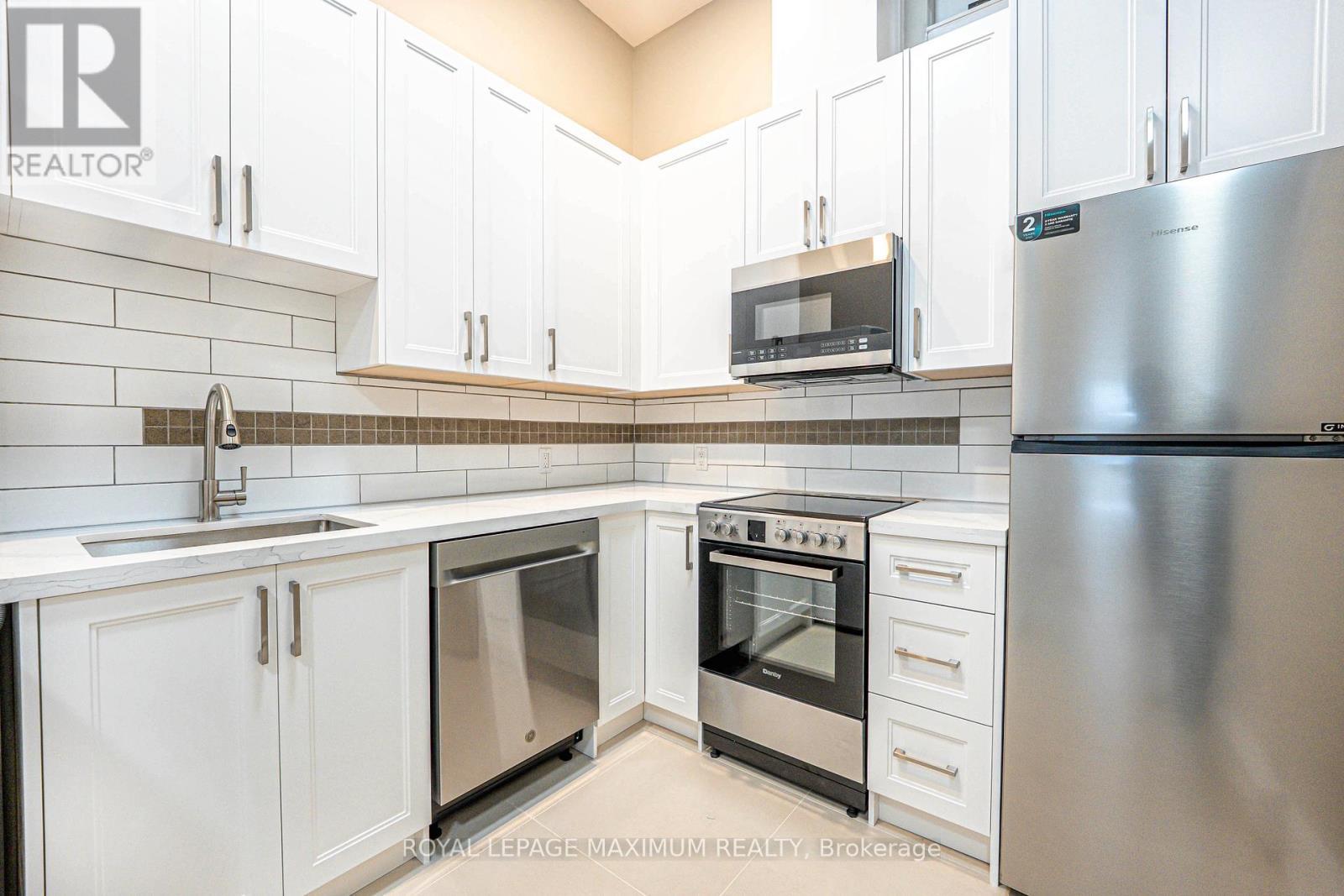 












UPPER UNIT B - 84 ENFIELD AVENUE

,
Toronto,




Ontario
M8W1T9

