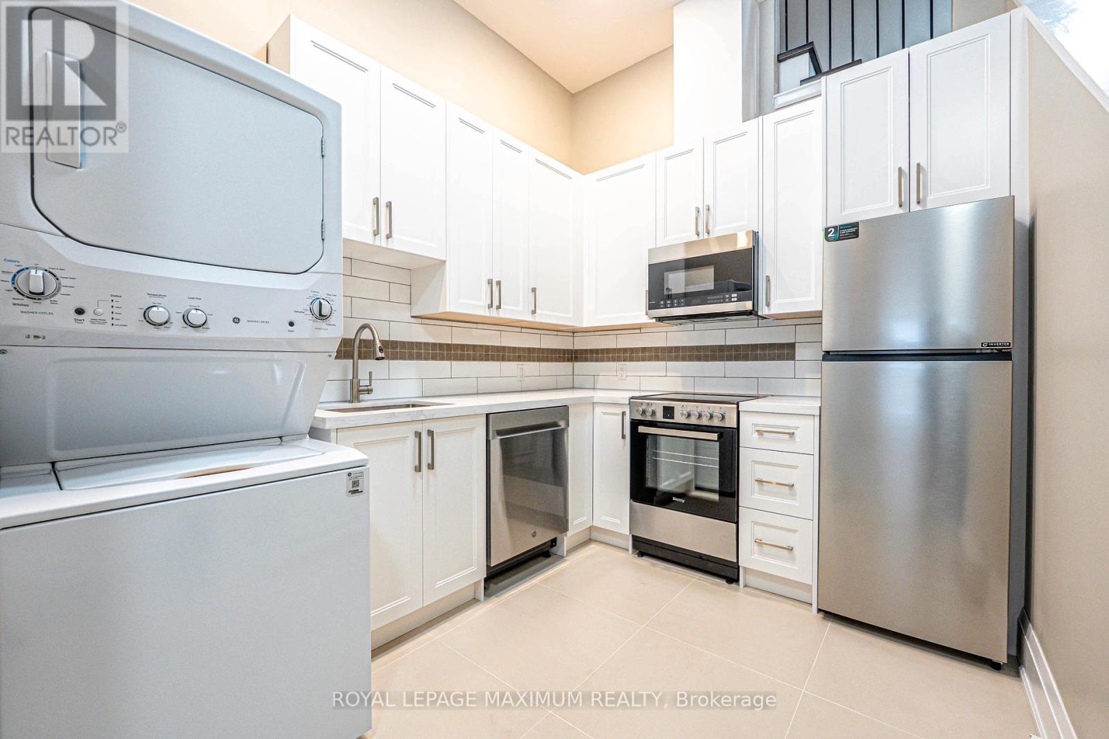 












UPPER UNIT B - 84 ENFIELD AVENUE

,
Toronto,




Ontario
M8W1T9

