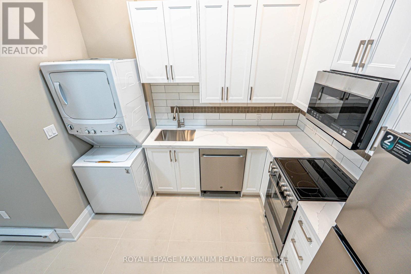 












UPPER UNIT B - 84 ENFIELD AVENUE

,
Toronto,




Ontario
M8W1T9

