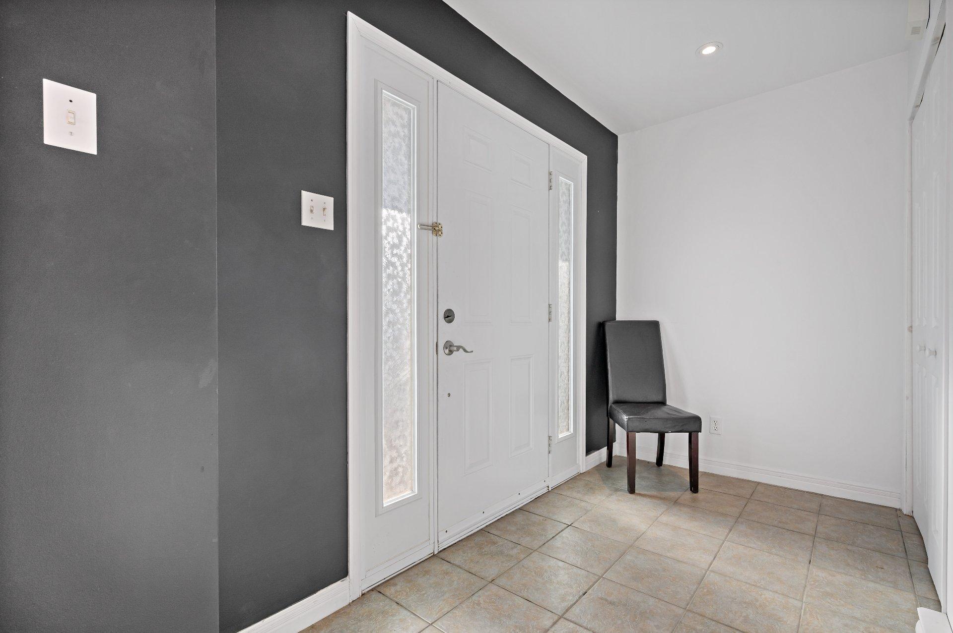 









470

 - 474


Ch. du Domaine-R.-Lavoie

,
Saint-Donat,




QC
J0T2C0

