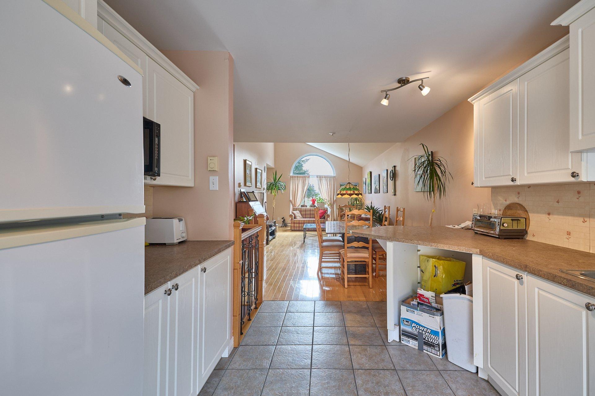 









470

 - 474


Ch. du Domaine-R.-Lavoie

,
Saint-Donat,




QC
J0T2C0

