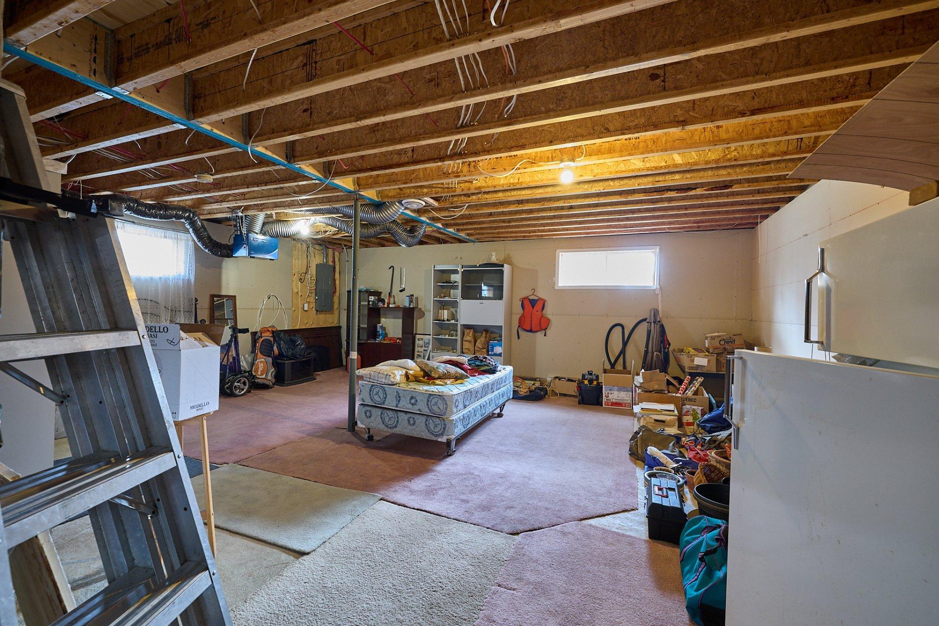 









470

 - 474


Ch. du Domaine-R.-Lavoie

,
Saint-Donat,




QC
J0T2C0

