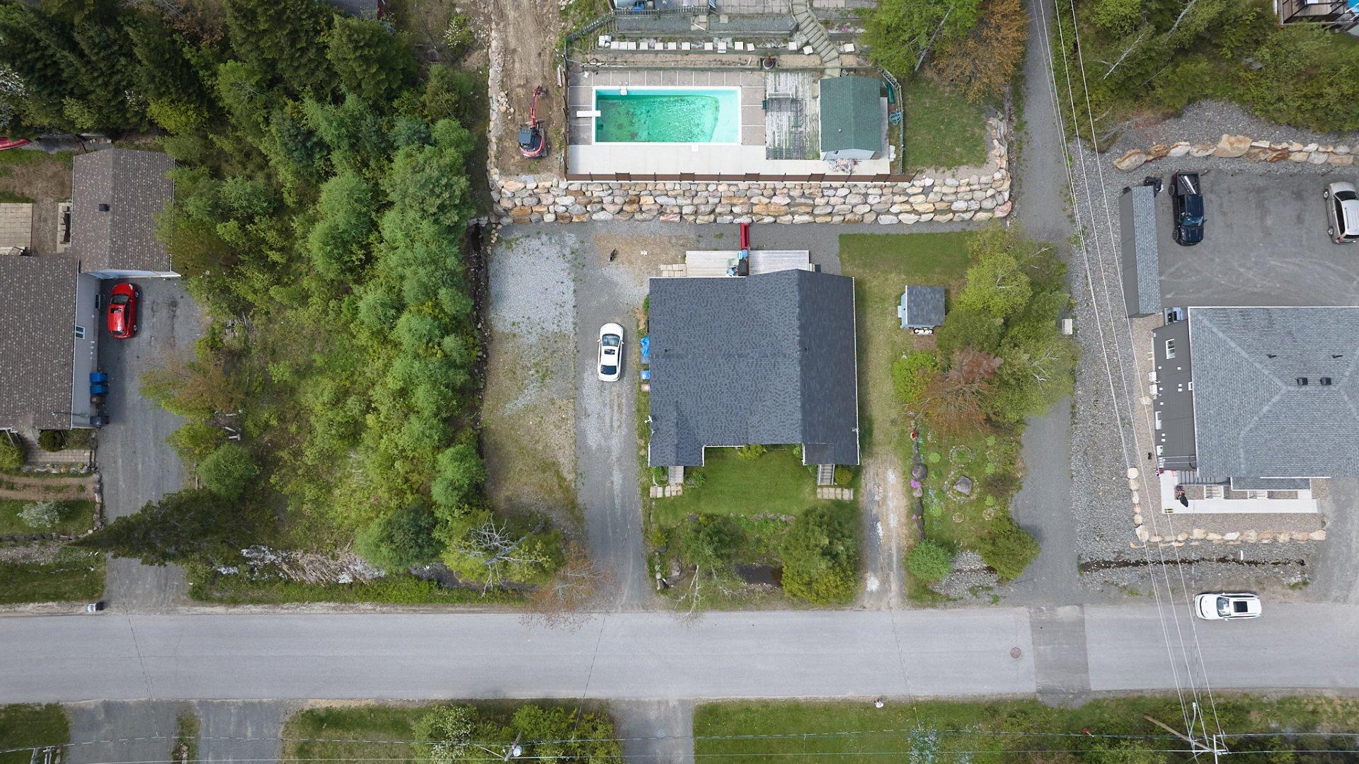 









470

 - 474


Ch. du Domaine-R.-Lavoie

,
Saint-Donat,




QC
J0T2C0


