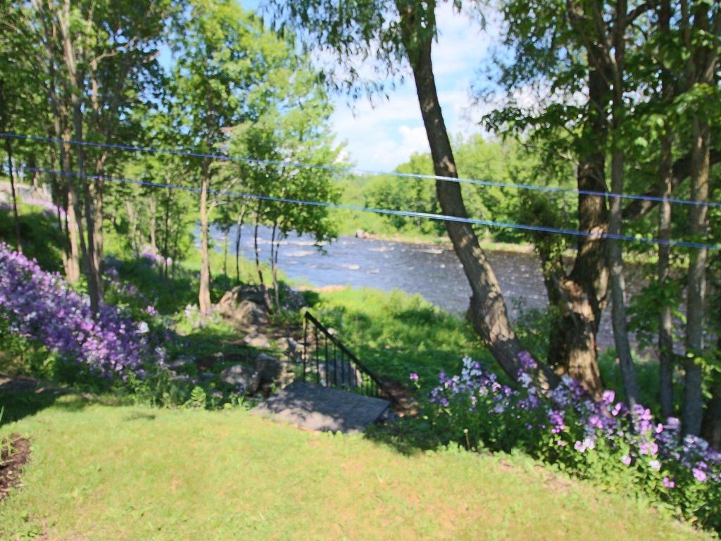 









30

 - 34


Ch. du Nord-du-Rocher

,
Saint-Pacôme,




QC
G0L3X0

