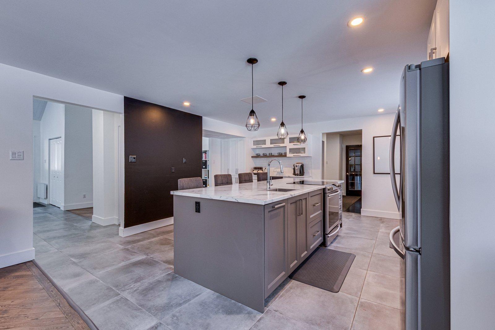 









15


Rue de la Baie

,
Val-des-Monts,




QC
J8N5A8

