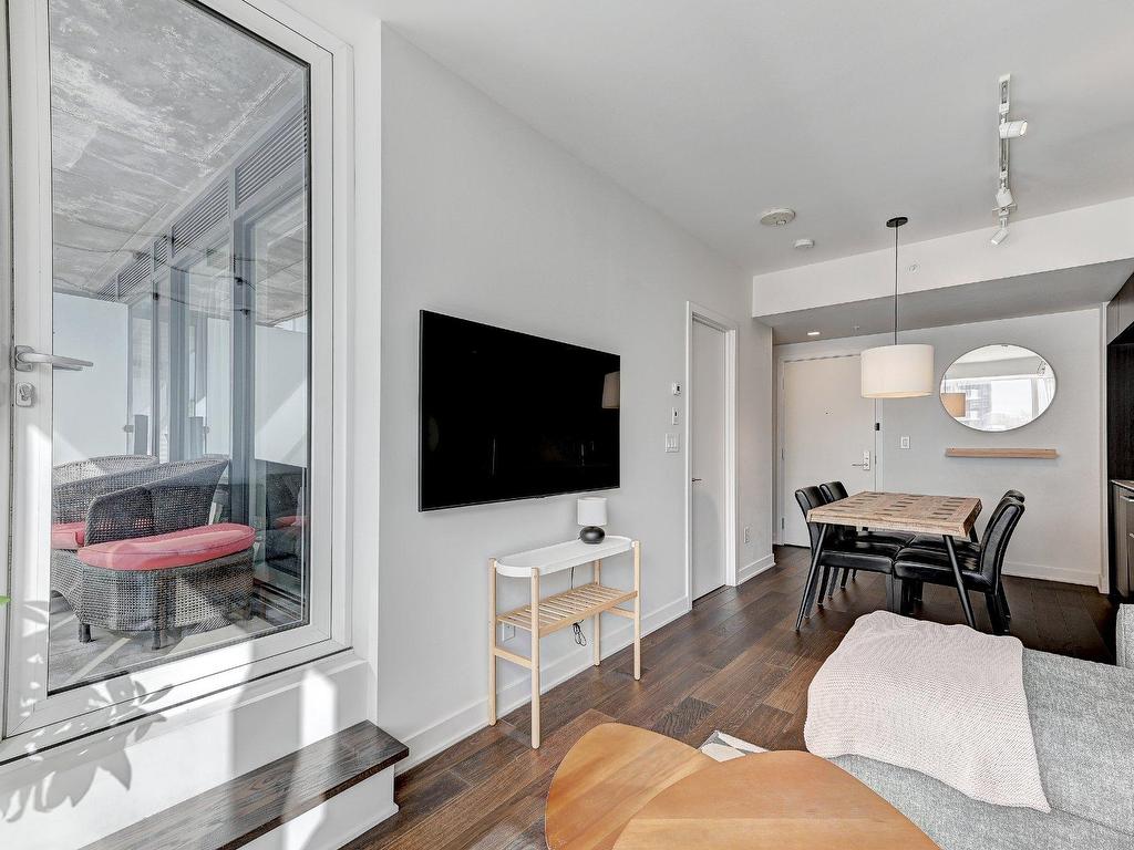 









1188


Rue St-Antoine O.

, 304,
Montréal (Ville-Marie),




QC
H3C1B4

