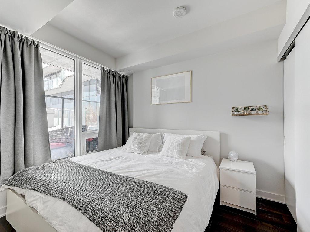 









1188


Rue St-Antoine O.

, 304,
Montréal (Ville-Marie),




QC
H3C1B4

