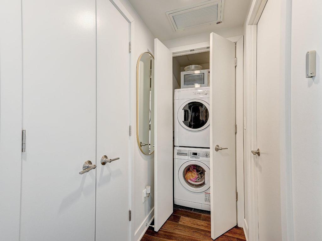 









1188


Rue St-Antoine O.

, 304,
Montréal (Ville-Marie),




QC
H3C1B4

