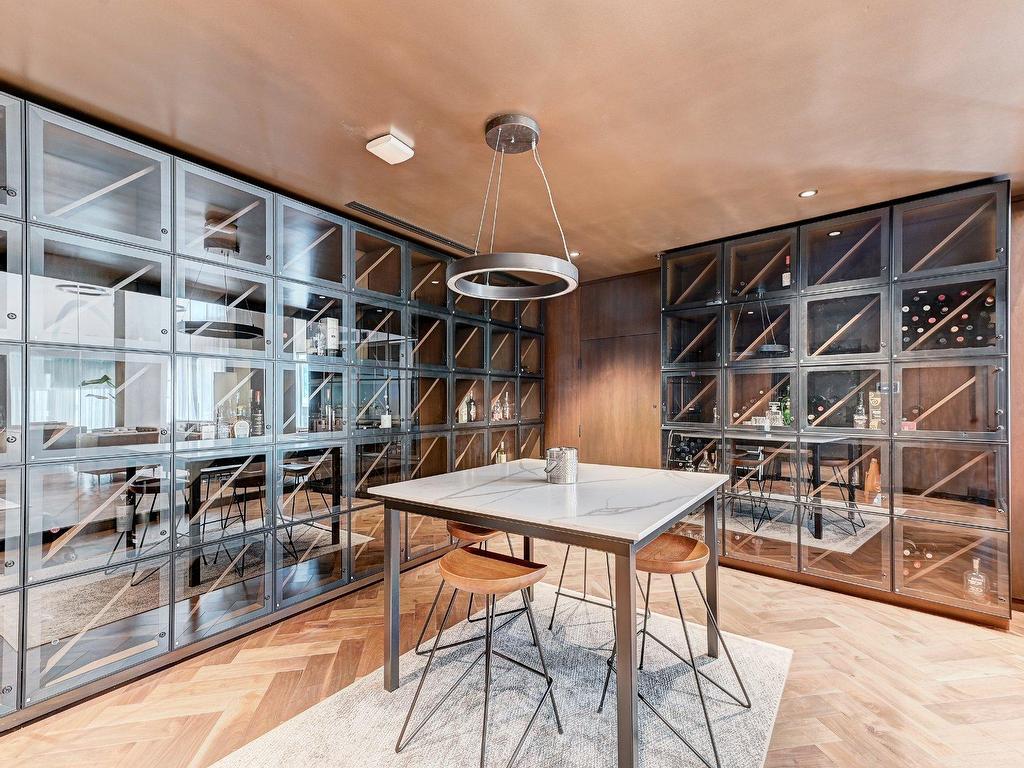 









1188


Rue St-Antoine O.

, 304,
Montréal (Ville-Marie),




QC
H3C1B4


