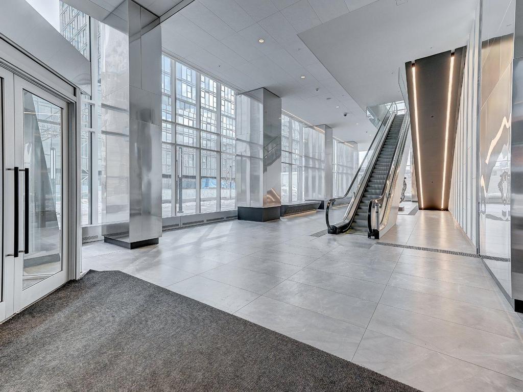 









1188


Rue St-Antoine O.

, 304,
Montréal (Ville-Marie),




QC
H3C1B4

