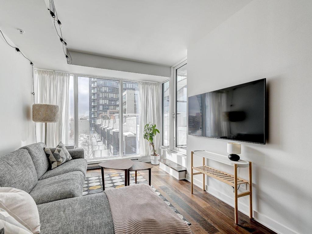 









1188


Rue St-Antoine O.

, 304,
Montréal (Ville-Marie),




QC
H3C1B4

