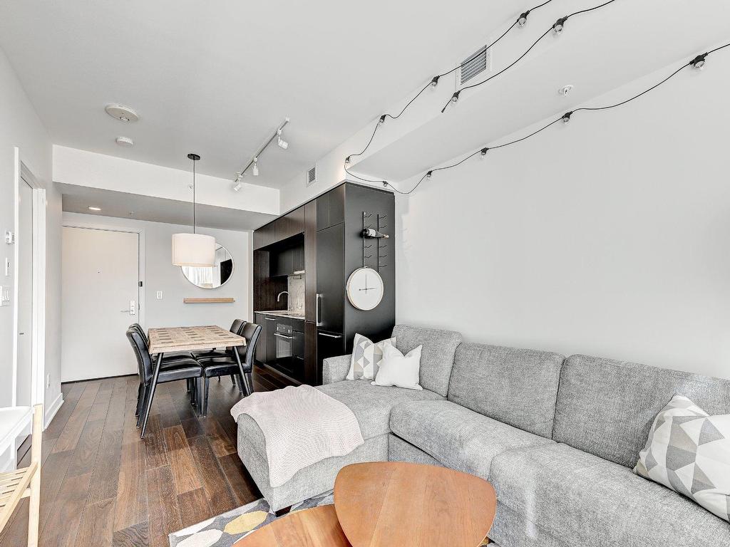









1188


Rue St-Antoine O.

, 304,
Montréal (Ville-Marie),




QC
H3C1B4

