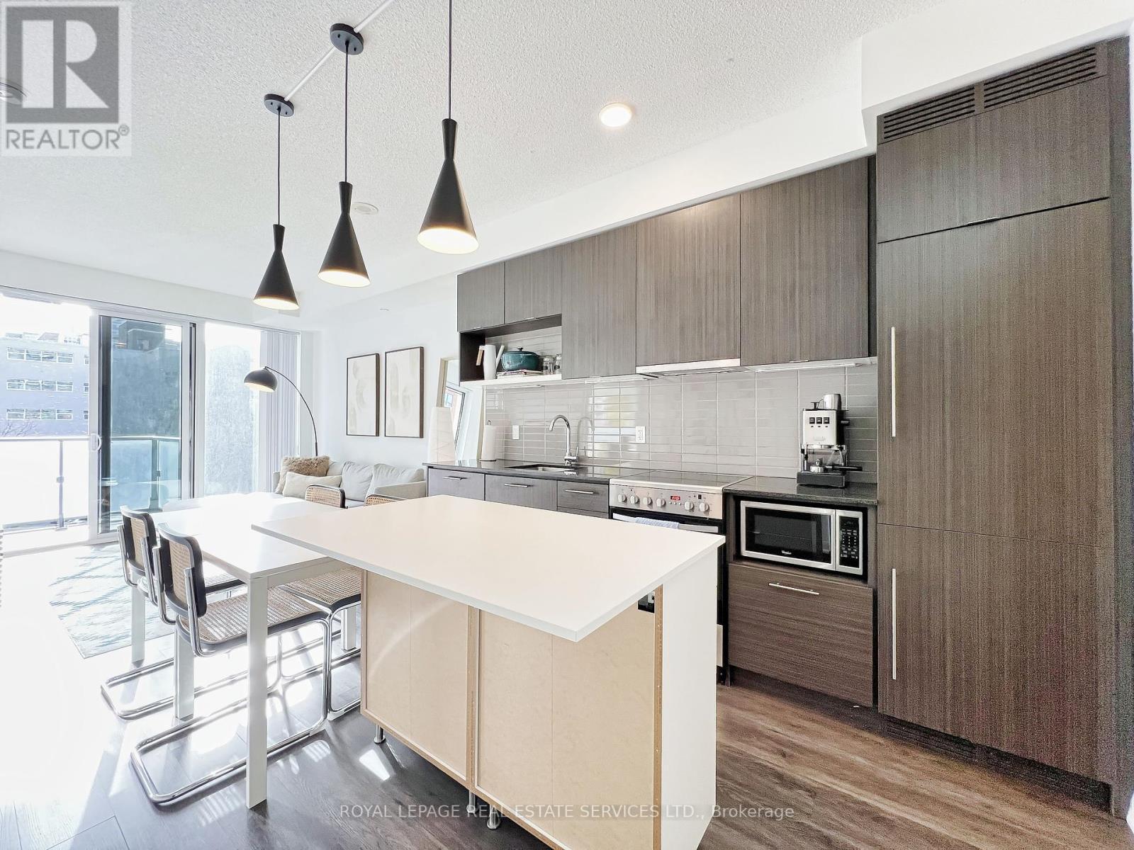 












306 - 435 RICHMOND STREET W

,
Toronto,




Ontario
M5V1X9

